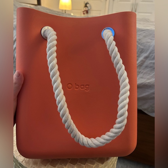 Coral O Bag with Rope Handles - Picture 3 of 9